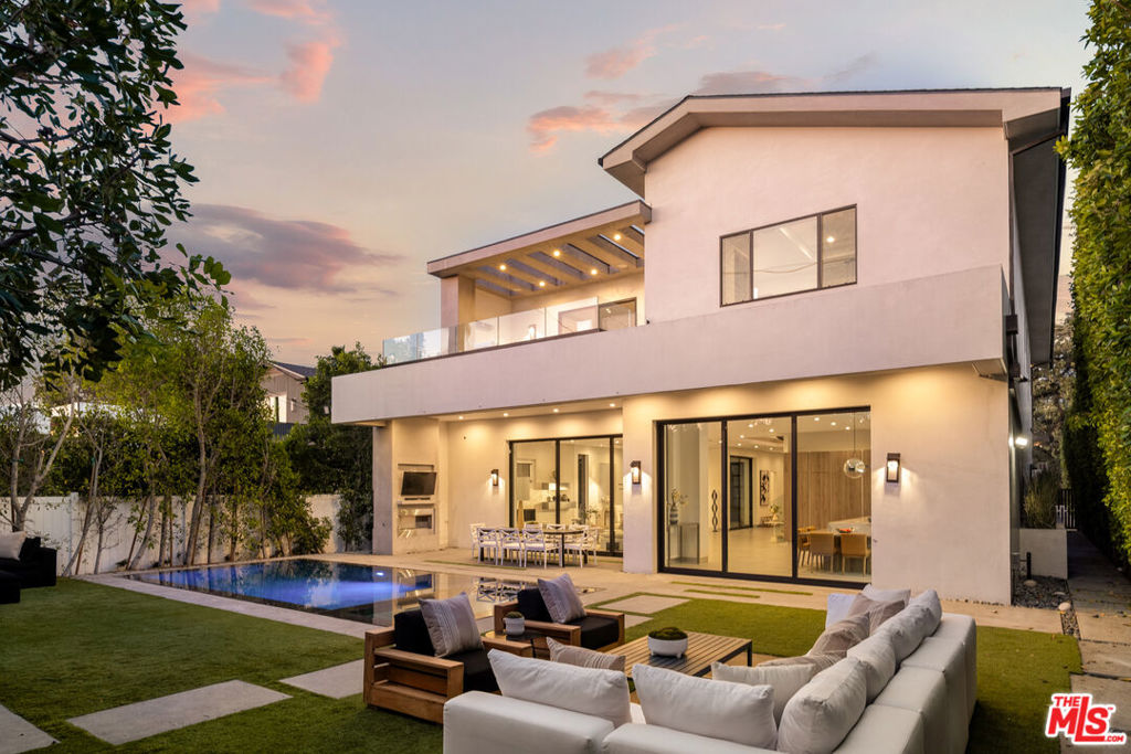 4445 Camellia Avenue