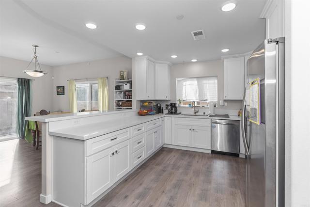 Detail Gallery Image 13 of 41 For 759 Lincoln Place, El Cajon,  CA 92020 - 3 Beds | 2/1 Baths