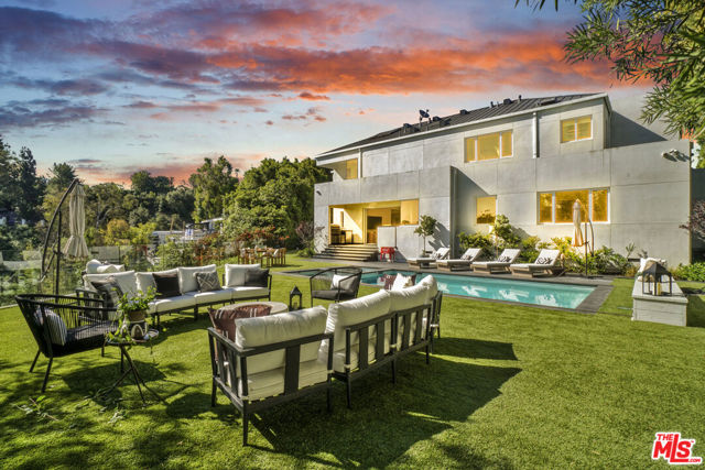 1116 Linda Flora Drive, Los Angeles CA: https://media.crmls.org/mediaz/2bc6c42e-6daa-4da6-af36-cdf6536d41d3.jpg