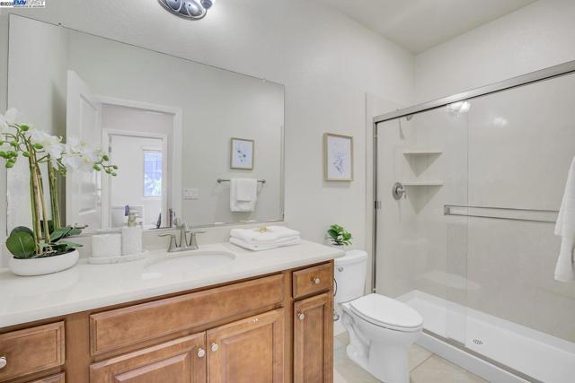 41538 Casabella Cmn, Fremont CA: https://media.crmls.org/mediaz/2bc6f980-b60e-4453-9e25-702dce9eb2eb.jpg