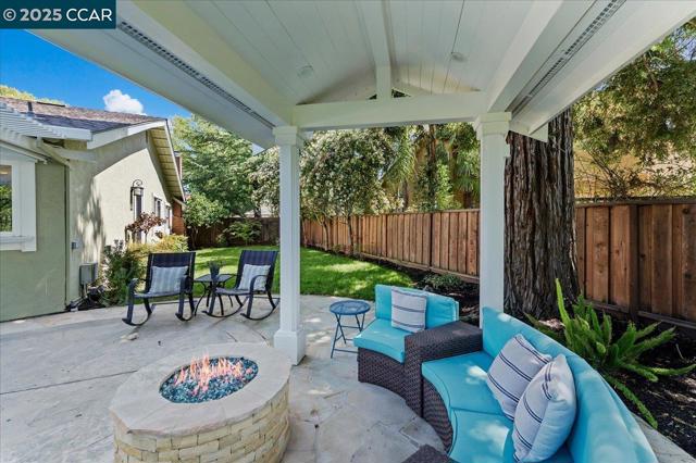 9461 Thunderbird Pl, San Ramon CA: https://media.crmls.org/mediaz/2bc74d4e-ae28-41c4-85b6-e7844cecd747.jpg