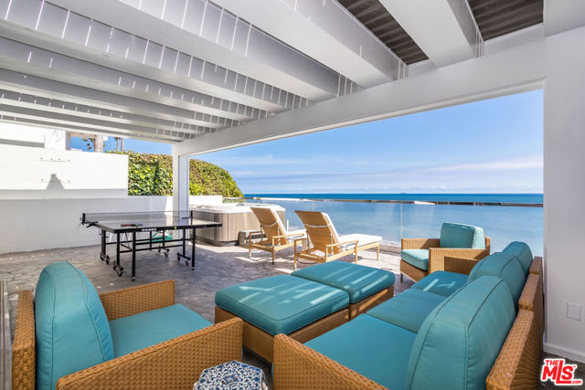 31658 Broad Beach Road, Malibu CA: https://media.crmls.org/mediaz/2bc7df1c-3f4f-45c6-810b-15b568262745.jpg