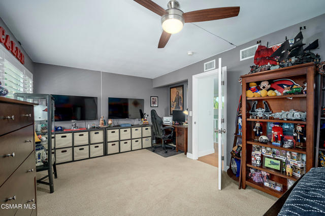 1841 Fallview Road, Westlake Village CA: https://media.crmls.org/mediaz/2bc80fe2-6112-4d93-9963-5002c95015d6.jpg