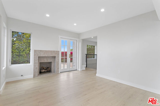 2336 Loma Vista Place, Los Angeles CA: https://media.crmls.org/mediaz/2bc8540b-7696-4416-b0b8-f1feee147650.jpg