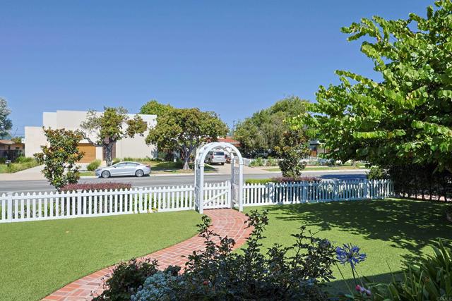 Image 43 of 55 For 733 Alameda  