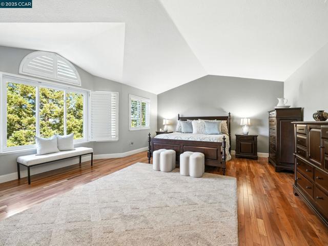 3052 Miwok Way, Clayton CA: https://media.crmls.org/mediaz/2bcb1680-6657-48d9-8675-71d2c50b7d57.jpg