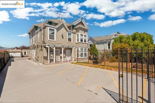 Image 3 of 29 For 1062 60th St