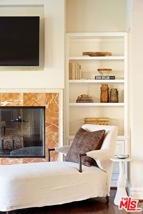 2505 Bowmont Drive, Beverly Hills CA: https://media.crmls.org/mediaz/2bcc0c65-2c9e-4428-8036-672e22f96735.jpg