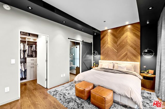 825 N Kings Road, West Hollywood CA: https://media.crmls.org/mediaz/2bccdb5c-861f-430c-bb18-bde2bf46ed3a.jpg