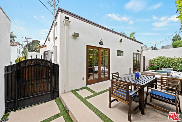 8265 Romaine Street, West Hollywood CA: https://media.crmls.org/mediaz/2bcd000b-659c-4f65-a533-fa1bb3eaadcf.jpg