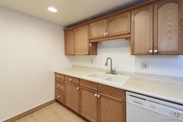10260 Black Mountain Road, San Diego CA: https://media.crmls.org/mediaz/2bcd4968-7c1f-4a70-bd28-091507e43dbd.jpg