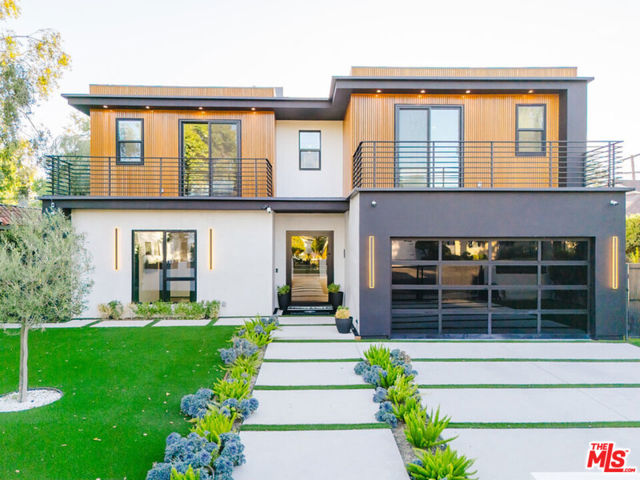 5141 Varna Avenue, Sherman Oaks CA: https://media.crmls.org/mediaz/2bcd8b2a-350a-4e1c-946a-39a902504310.jpg