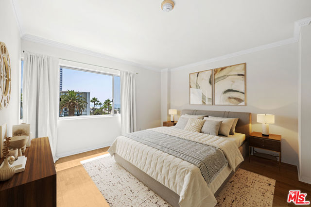101 California Avenue, Santa Monica CA: https://media.crmls.org/mediaz/2bce1331-88b2-4c82-a2d6-509bf17582fa.jpg