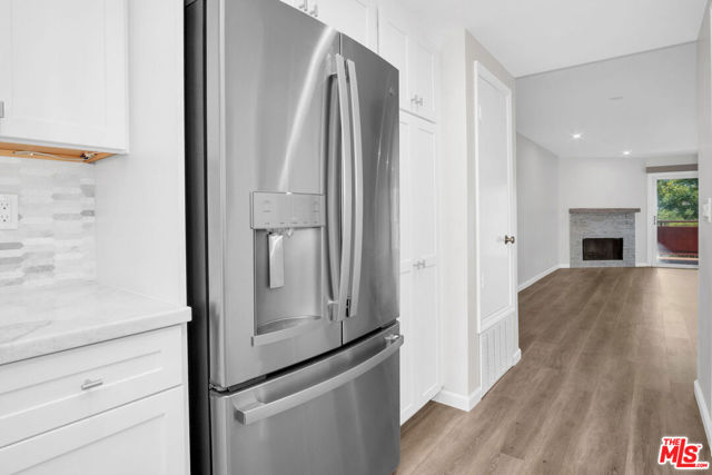 950 Main Street, El Segundo CA: https://media.crmls.org/mediaz/2bce7918-651c-4e09-94c8-32fc6b6fcedb.jpg