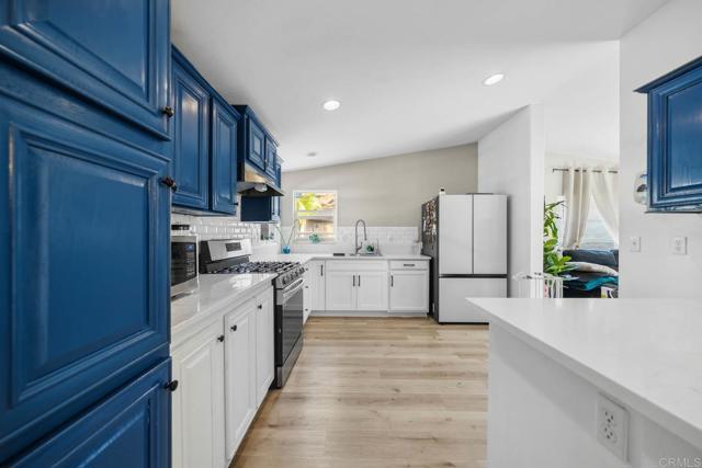 402 63Rd Street, San Diego CA: https://media.crmls.org/mediaz/2bcf8609-d83b-473c-bd1f-d5630541f824.jpg