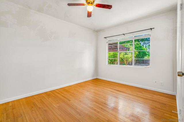 228 E 15th Ave, Escondido CA: https://media.crmls.org/mediaz/2bcfa97c-bb1a-4356-b74b-1c234c208a91.jpg