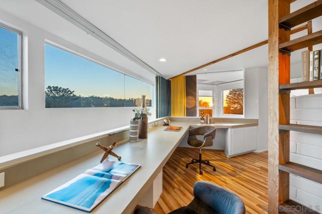 2506 Via Merano, Del Mar CA: https://media.crmls.org/mediaz/2bd1d02c-106d-4d18-b65a-b487891708e3.jpg