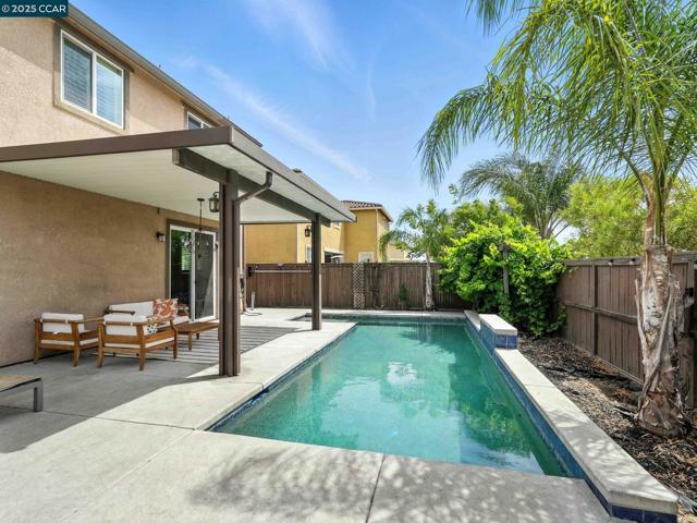 2433 Sanders Ln, Fairfield CA: https://media.crmls.org/mediaz/2bd2bc3b-0a26-4a70-9a0d-e536db5d5050.jpg