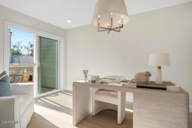 1228 S Westlake Boulevard, Westlake Village CA: https://media.crmls.org/mediaz/2bd2dfe8-68d6-46ae-833d-392cc1a576b5.jpg