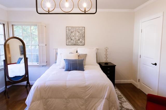 1541 Maple Street, San Mateo CA: https://media.crmls.org/mediaz/2bd3422f-133b-4efe-90c9-e38c6cb5fa07.jpg