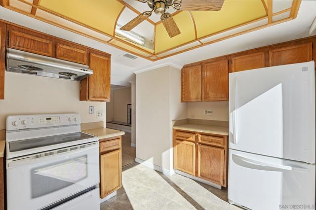 1585 Stone Edge Cir, El Cajon CA: https://media.crmls.org/mediaz/2bd3fcf7-cb48-4802-92f2-c675f16824ec.jpg