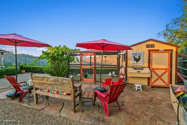 16531 Zumaque, Rancho Santa Fe CA: https://media.crmls.org/mediaz/2bd495b7-0ea7-4458-842e-0af63cabfd82.jpg