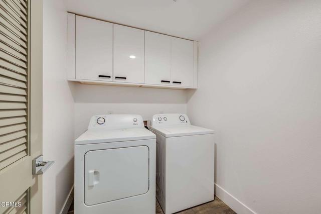 239 S Marengo Avenue, Pasadena CA: https://media.crmls.org/mediaz/2bd49c88-330b-4d17-819c-dc5c5c564185.jpg