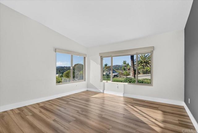 Detail Gallery Image 9 of 42 For 135 Neptune Pl, Escondido,  CA 92026 - 3 Beds | 2 Baths