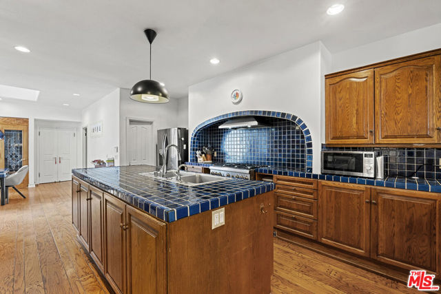 Drew Fenton | 2282 Canyonback Road Los Angeles CA | MLS: 7426024