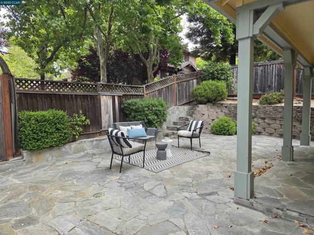 139 Camden Lane, Hercules CA: https://media.crmls.org/mediaz/2bd631e5-cfe6-4c23-ae8c-bdac7cff1489.jpg