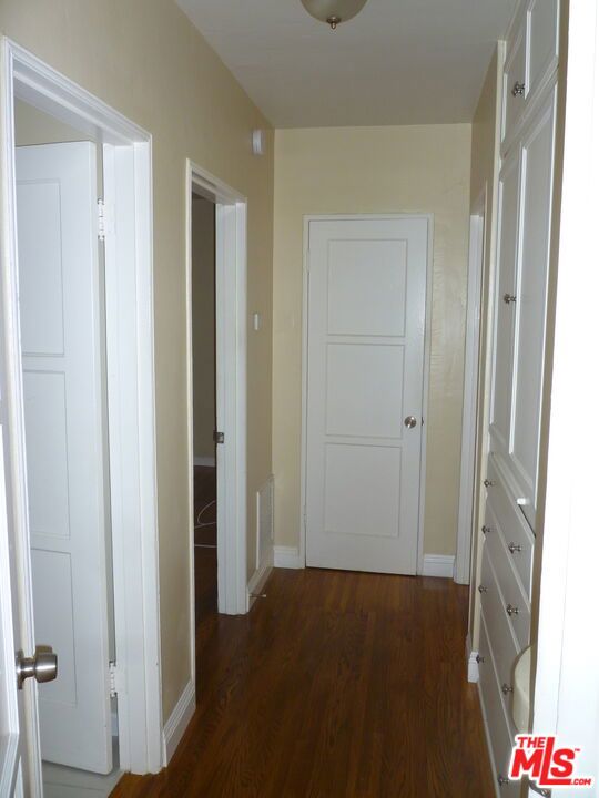 8456 Byrd Avenue, Inglewood CA: https://media.crmls.org/mediaz/2bd66325-954f-4081-a455-17ad686a13d0.jpg