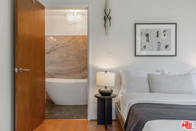 13451 Cheltenham Drive, Sherman Oaks CA: https://media.crmls.org/mediaz/2bd67ee6-10da-4e41-8f2c-dc9594d12225.jpg