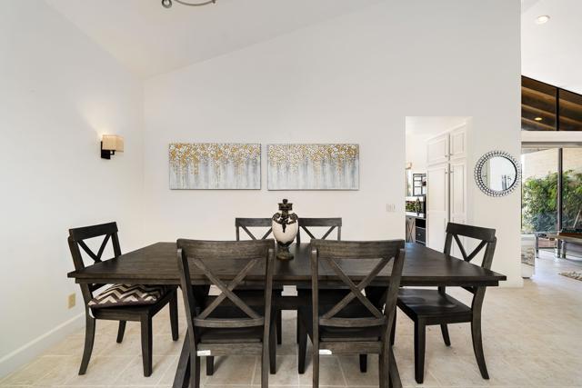 162 Lost River Drive, Palm Desert CA: https://media.crmls.org/mediaz/2bd6fdf2-7e13-422f-aba0-a609d8d075dd.jpg