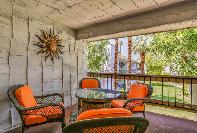 5225 E Waverly Drive, Palm Springs CA: https://media.crmls.org/mediaz/2bd72fb4-cae4-4bd6-8a26-42c106125493.jpg