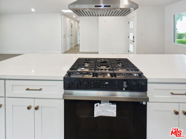 6820 Abbottswood Drive, Rancho Palos Verdes CA: https://media.crmls.org/mediaz/2bd772b4-f4d2-4d5d-aea7-cae544fdbd00.jpg