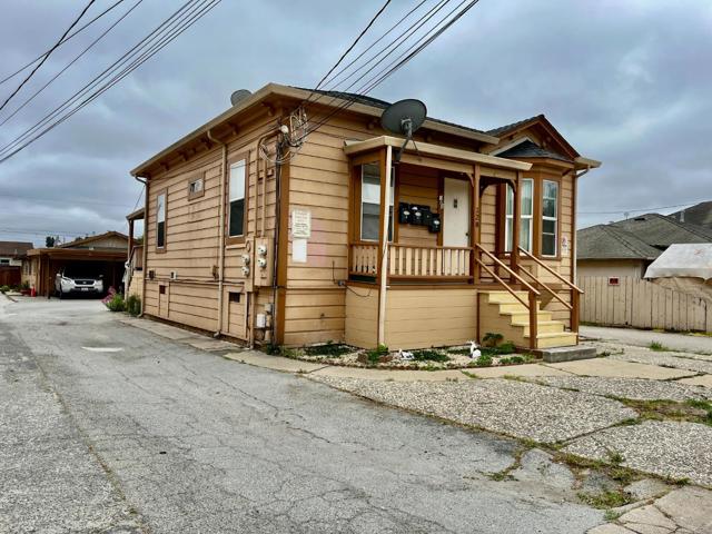 128 Maple Avenue, Watsonville CA: https://media.crmls.org/mediaz/2bd7c61d-d938-4cdd-ac05-f6305981ab27.jpg