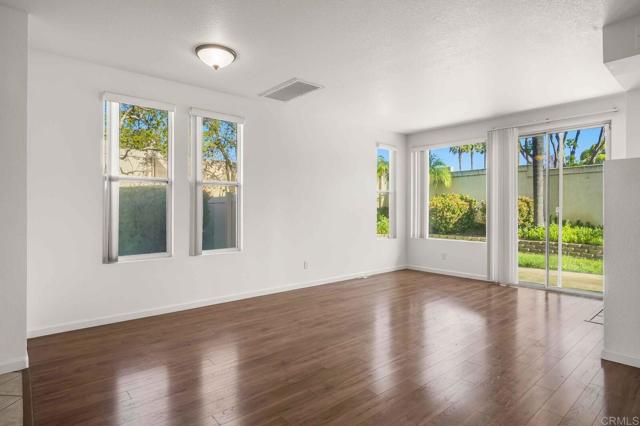 Detail Gallery Image 9 of 33 For 1140 Valdivia Ct, Chula Vista,  CA 91910 - 3 Beds | 2/1 Baths