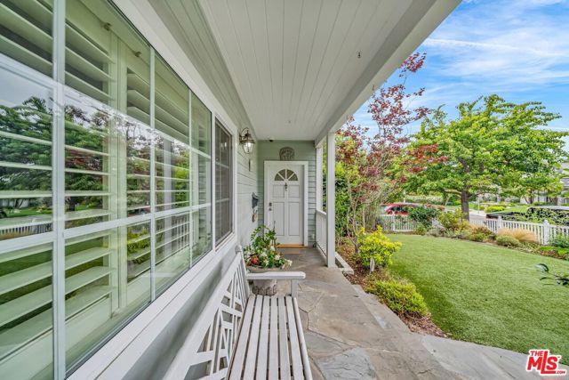 8011 Rayford Drive, Los Angeles CA: https://media.crmls.org/mediaz/2bd91ac8-14bc-4e45-b39e-3ef5c2d31755.jpg