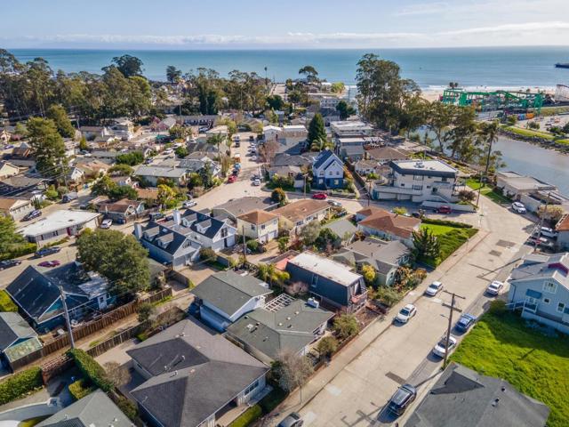 218 Buena Vista Avenue, Santa Cruz CA: https://media.crmls.org/mediaz/2bdc6f79-7931-4cb9-aadd-5681e95a2bd1.jpg