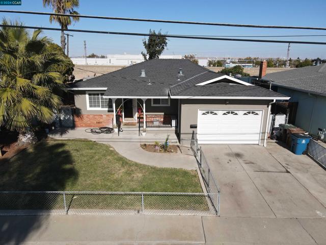 4304 Belle Dr, Antioch CA: https://media.crmls.org/mediaz/2bdc880e-774c-457f-86ae-393cb694a15d.jpg
