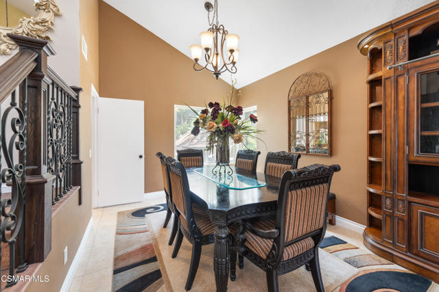 3961 Springtime Lane, Moorpark CA: https://media.crmls.org/mediaz/2bdca39c-ce58-4c0e-9def-7af49ef47166.jpg