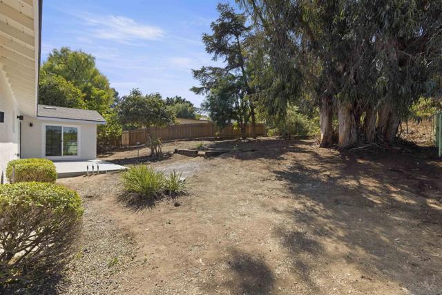 1217 Monte Vista Dr, Vista CA: https://media.crmls.org/mediaz/2bdd034c-c220-46fe-9d2d-4d925298e088.jpg