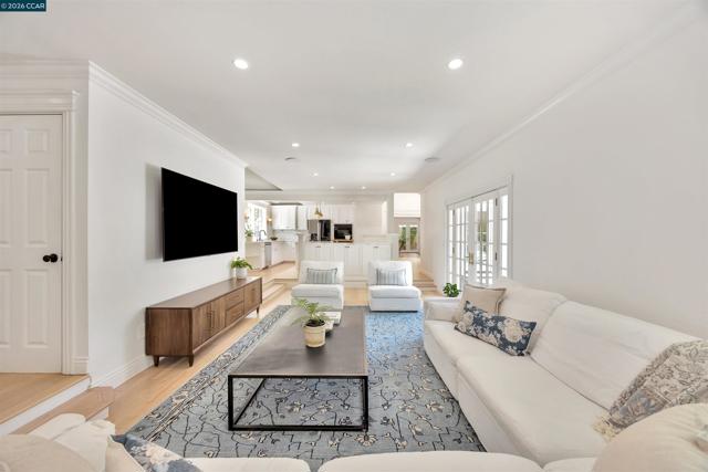 Image 11 of 41 For 3553 Via Los Colorados