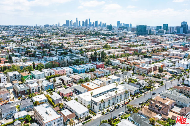 130 N Alexandria Avenue, Los Angeles CA: https://media.crmls.org/mediaz/2bdd5ab9-aa30-4c00-8b79-8f6180867cbd.jpg