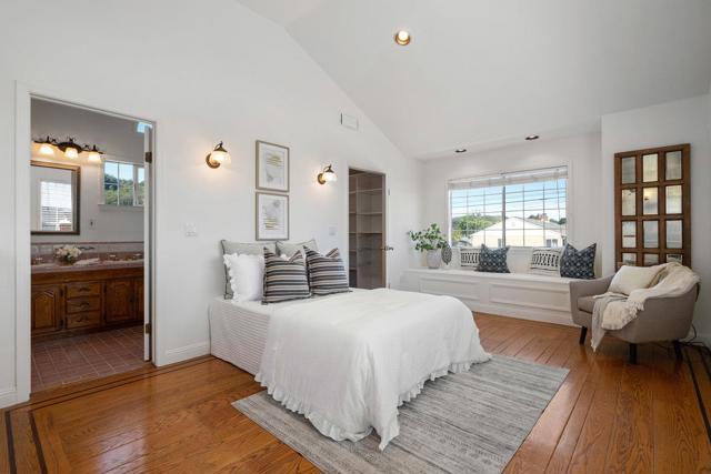403 Santa Florita Avenue, Millbrae CA: https://media.crmls.org/mediaz/2bdde14d-7d8d-42da-8e6e-e74d0fcfa118.jpg