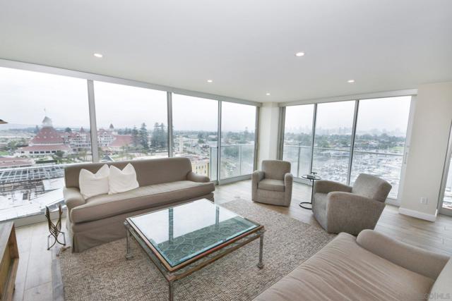 1710 Avenida Del Mundo, Coronado CA: https://media.crmls.org/mediaz/2bde0e19-7fcd-4132-bb70-6c2e2d9b73b3.jpg