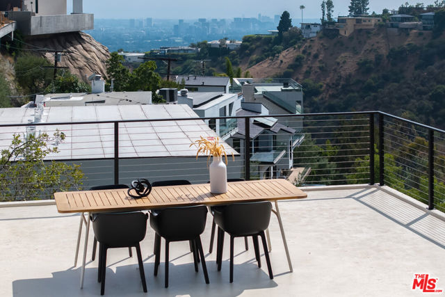 1943 Sunset Plaza Drive, Los Angeles CA: https://media.crmls.org/mediaz/2bde7a6d-8e7f-4028-b7f8-e44942412550.jpg
