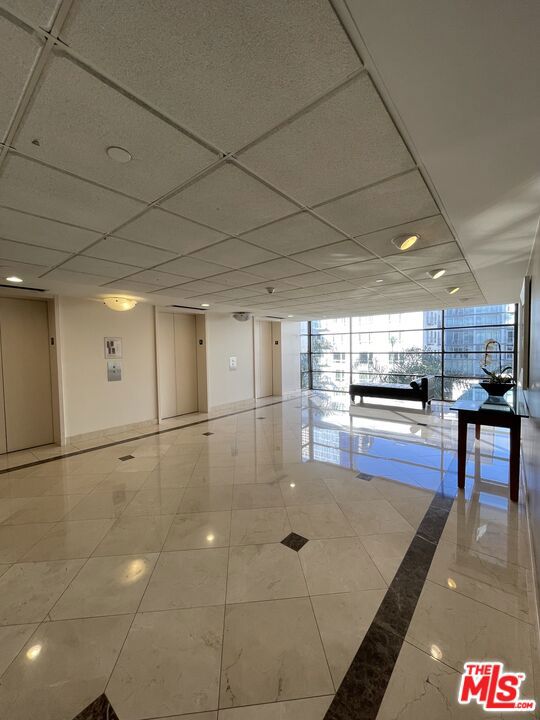 600 W 9th Street, Los Angeles CA: https://media.crmls.org/mediaz/2bdf2c7c-560c-4c30-95eb-ca9eedcc5cdc.jpg