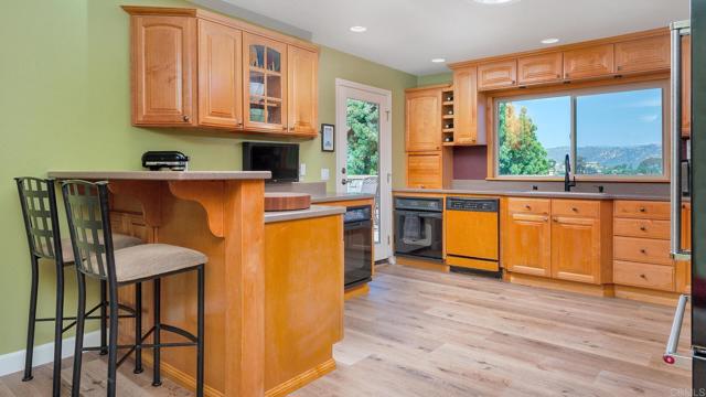 Image 16 of 41 For 1527 Calavo Drive