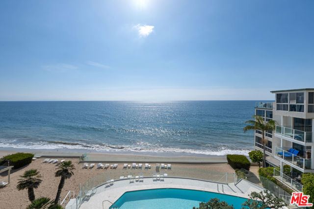 22548 Pacific Coast Highway, Malibu CA: https://media.crmls.org/mediaz/2be1641b-0ca2-497f-ad55-984092455b55.jpg